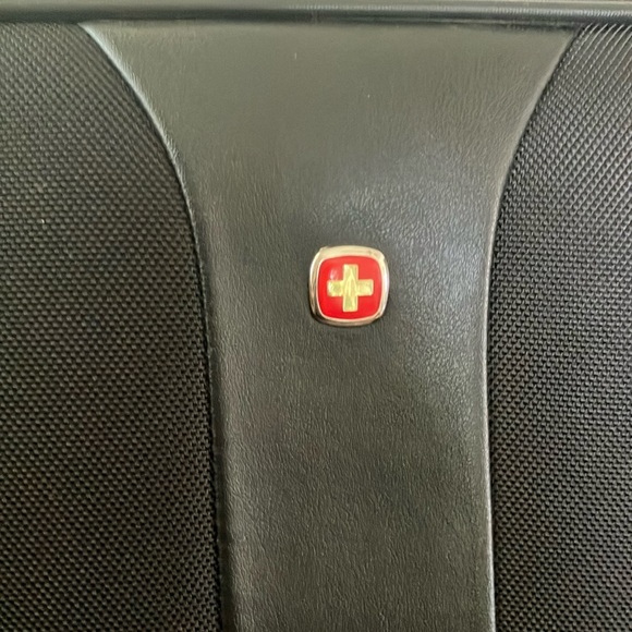 Wenger Black Travel Bag - Picture 8 of 12